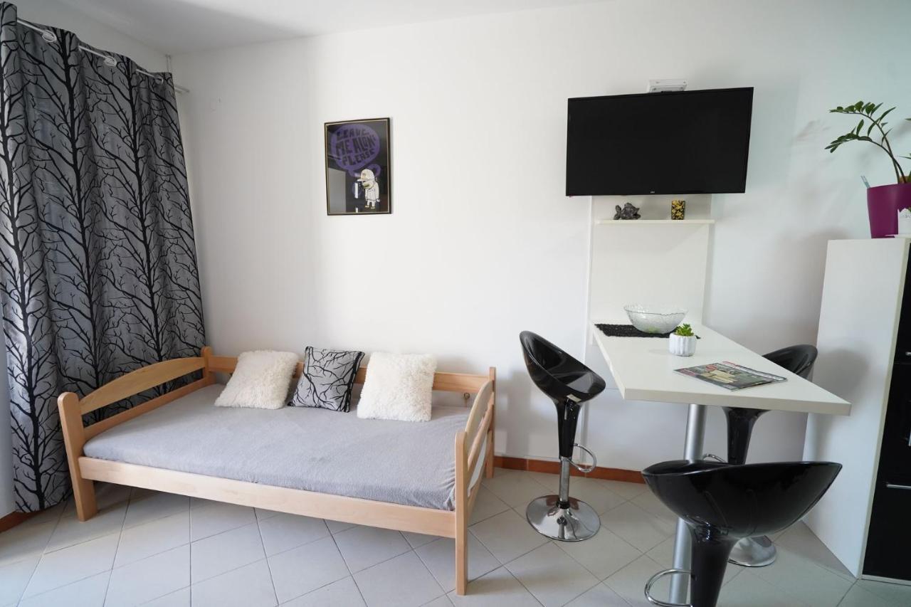 Iva Studio-Apartment Kladovo Extérieur photo