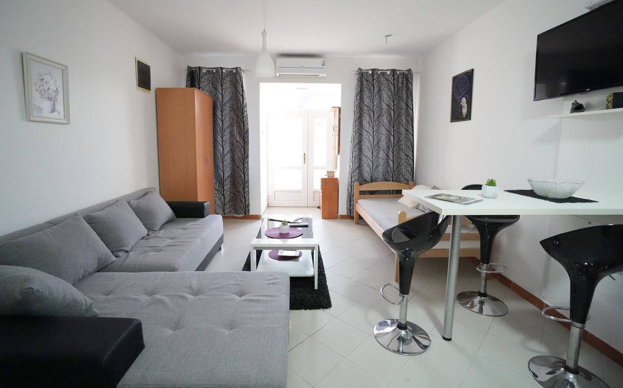 Iva Studio-Apartment Kladovo Extérieur photo